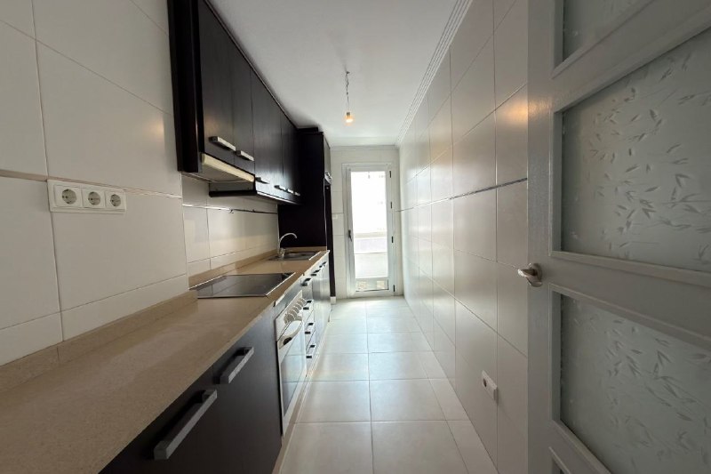 3-комнатные апартаменты в центре Торревьехи, 100 м², вид на море