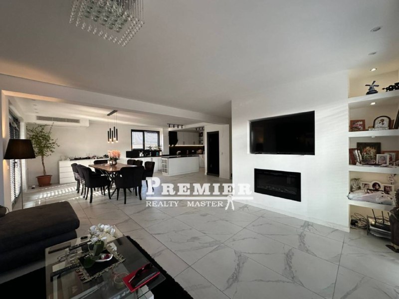 Новый дом в Равде, 400 м², 4 спальни, терраса 138 м²