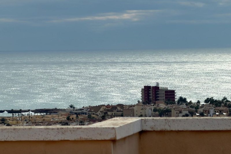 Атико 2 спальни в Торревьехе с видом на море и паркингом