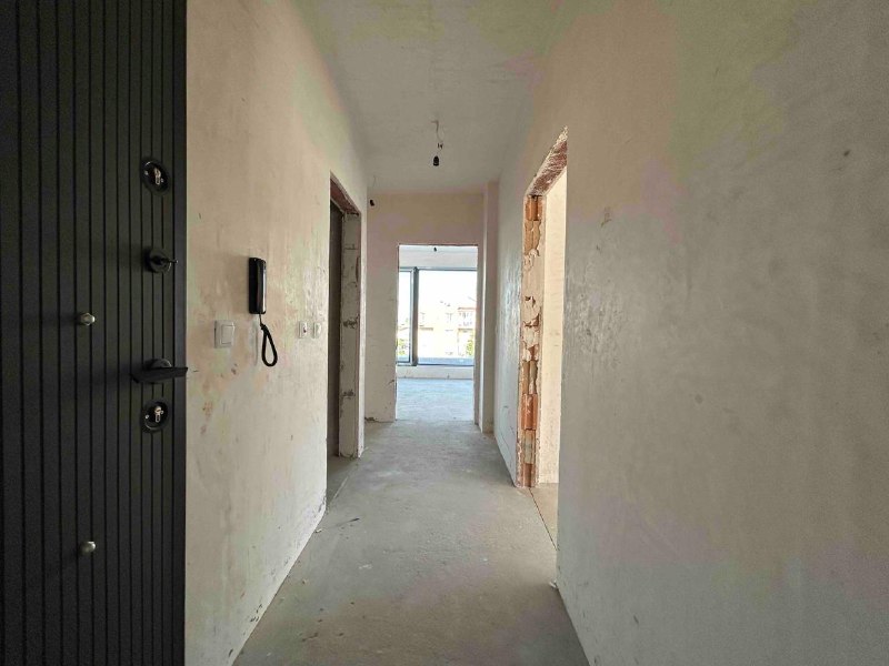 3-комнатная квартира в Бризе, Варна, 101 м², 5/5 этаж