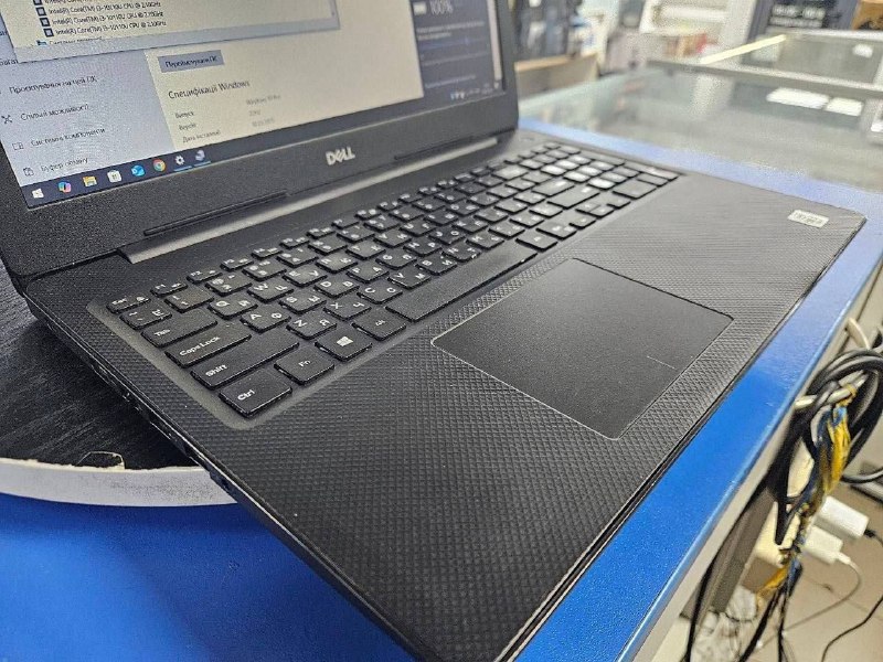 Ноутбук 15.6 Dell i3-10110U. Ram 8gb. SSD 256gb.