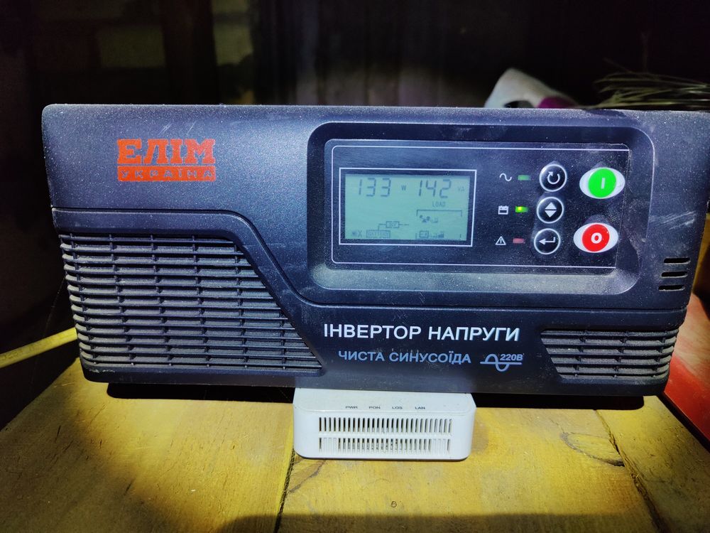 Інвертор 800В чиста синусоїда і два акумулятори 100x2
