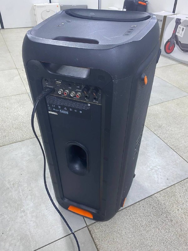 JBL partybox 200