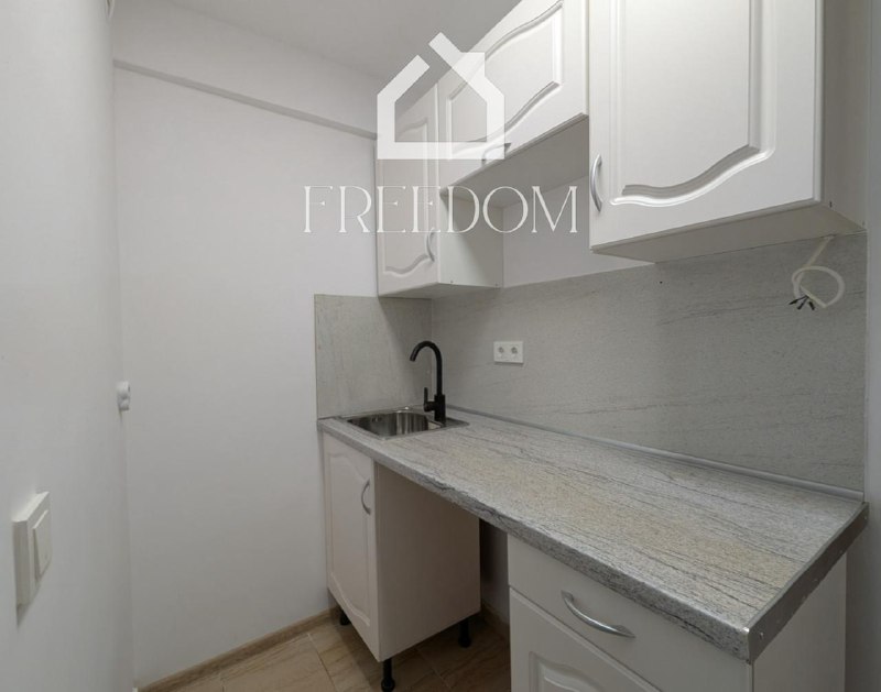 Кабинет 20 кв.м в центре Варны, партер
