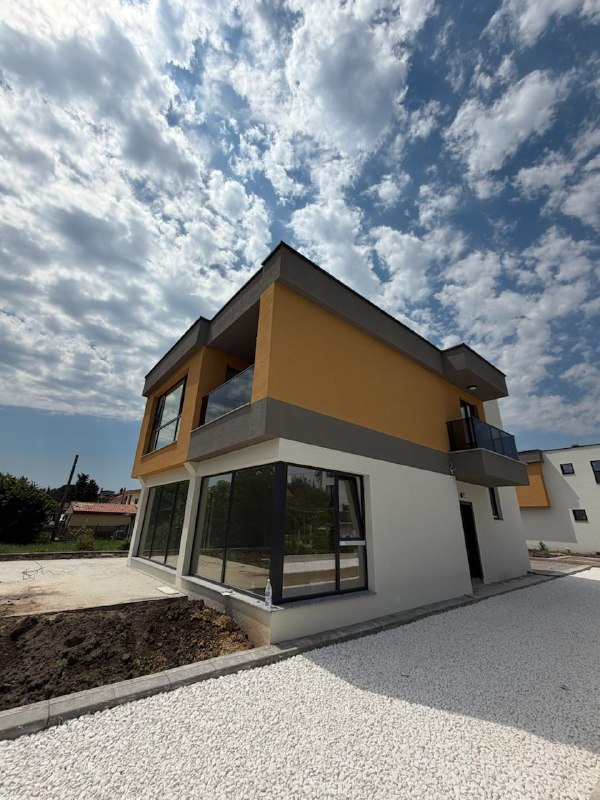 Частный дом 200 м², участок 500 м², Монастырский Рид, Варна